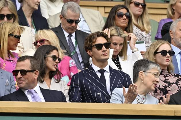 Tennis : Wimbledon 2024 - George Russel Formula 1 et Miss Carmen Montero Munt dans la Royal Box Tennis : Wimbledon 2024 - England - 10 07 2024 ChrysleneCaillaud Panoramic 