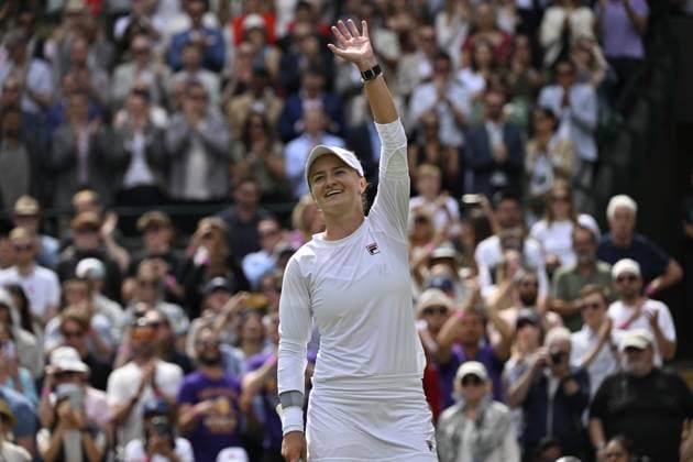 Tennis : Wimbledon 2024 - Barbora Krejcíková - Republique Tcheque Tennis : Wimbledon 2024 - England - 10 07 2024 ChrysleneCaillaud Panoramic 