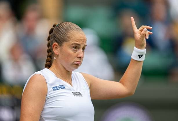 Tennis, Wimbledon, Die Highlights Tennis - Wimbledon Championship 2024 - Day 10 LONDON, ENGLAND - Wednesday, July 10, 2024: Jelena Ostapenko (LAT) during the Ladies Singles Quarter-Final match on Day Ten of The Championships Wimbledon 2024 at the All England Lawn Tennis and Croquet Club. (Photo by Kirsten Holst Propaganda) LONDON All England Lawn Tennis and Croquet Club GREATER LONDON ENGLAND  Copyright: xKirstenxHolstx 2024-07-10-004-Wimbledon_Day_10