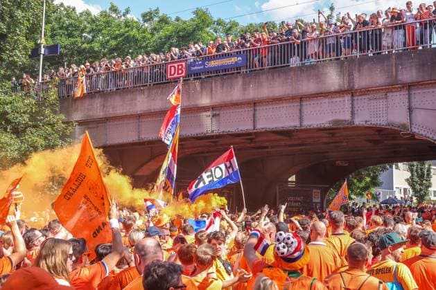 2024-07-10 The Netherlands v England - Semi-Final - UEFA EURO, EM, Europameisterschaft,Fussball 2024 DORTMUND, GERMANY - JULY 10: Fans and supporters of the Netherlands on their way to the stadium during the Semi-Final - UEFA EURO 2024 match between The Netherlands and England at BVB Stadion Dortmund on July 10, 2024 in Dortmund, Germany. (Photo by Peter Lous BSR Agency) Dortmund Germany Content not available for redistribution in The Netherlands directly or indirectly through any third parties. Copyright: xBSRxAgencyx