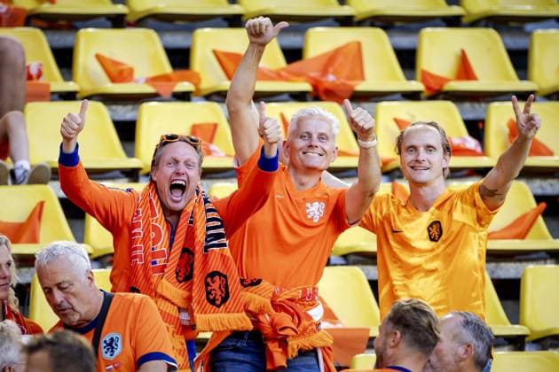 Dortmund - Fans during the UEFA EURO, EM, Europameisterschaft,Fussball 2024 Semi-final match between the Netherlands and England at the BVB Stadium Dortmund on July 10, 2024 in Dortmund, Germany. ANP KOEN VAN WEEL UEFA EURO 2024 2024 xVIxANPxSportx xxANPxIVx 503196150 originalFilename: 503196150.jpg