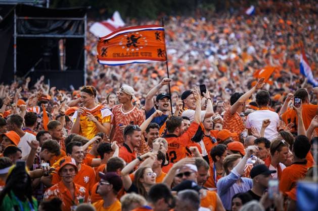 DORTMUND, Dutch supporters in Dortumund, 10-07-2024, Dutch fans in the city center of dortmund before the match against England. Oranje legioen, westfalenpark Dutch supporters in Dortumund  x25728829x Copyright:
