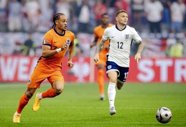 DORTMUND - Xavi Simons of Holland and Kieran Trippier of England (l-r) during the UEFA EURO, EM, Europameisterschaft,Fussball 2024 Semi-final match between the Netherlands and England at the BVB Stadium Dortmund on July 10, 2024 in Dortmund, Germany. ANP KOEN VAN WEEL UEFA EURO 2024 2024 xVIxANPxSportx xxANPxIVx 503202983 originalFilename: 503202983.jpg
