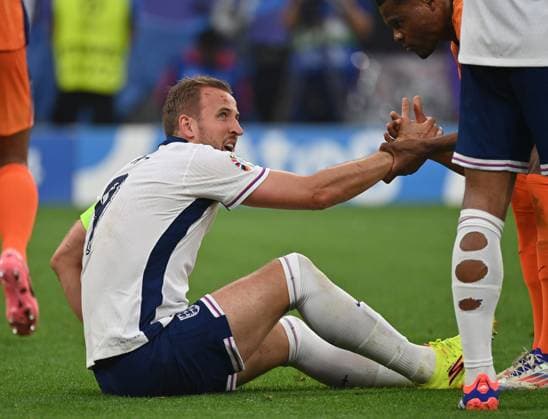 10.07.2024, xjrdrx, Fussball EM 2024 1 2 Finale, England - Niederlande emspor, v.l. Harry Kane (England) Elfmeter, Strafstoss, Elfmeterschiessen (DFL DFB REGULATIONS PROHIBIT ANY USE OF PHOTOGRAPHS as IMAGE SEQUENCES and or QUASI-VIDEO) Dortmund