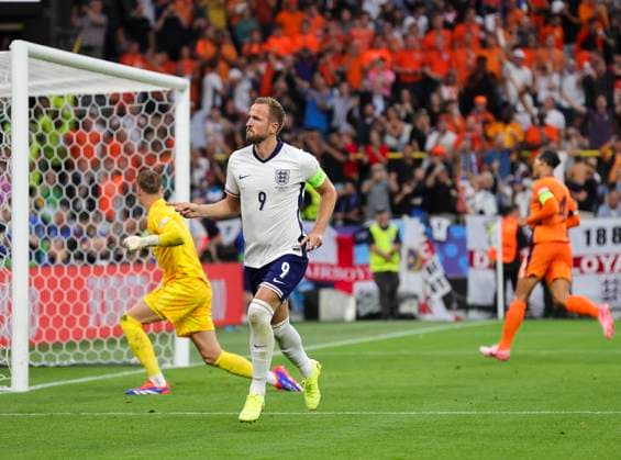 Netherlands v England UEFA EURO, EM, Europameisterschaft,Fussball 2024 Semi-final Harry Kane of England celebrates after scoring his sides first goal from the penalty during the UEFA Euro 2024 Semi-final match between Netherlands and England at Signal Iduna Park, Dortmund UK Newspapers OUT Copyright: xPaulxChestertonx FIL-20342-0059