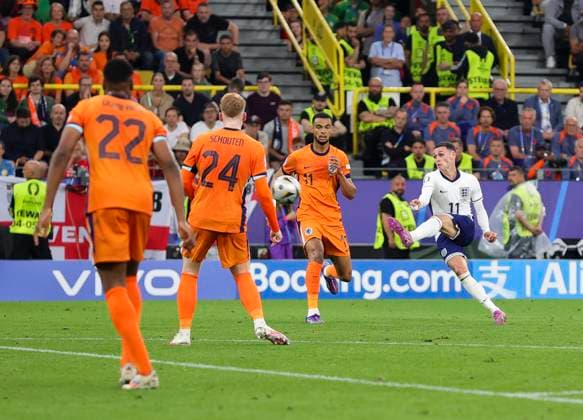 Netherlands v England UEFA EURO, EM, Europameisterschaft,Fussball 2024 Semi-final Phil Foden of England has a shot at goal during the UEFA Euro 2024 Semi-final match between Netherlands and England at Signal Iduna Park, Dortmund UK Newspapers OUT Copyright: xPaulxChestertonx FIL-20342-0094