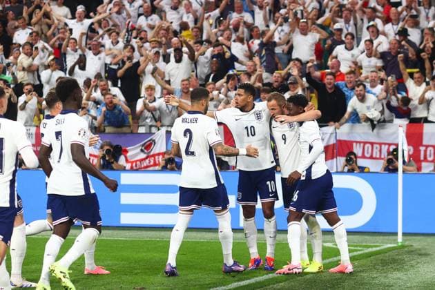 Netherlands v England 10 July 2024, Dortmund - UEFA EUROs - Semi-Final - Netherlands v England - Harry Kane of England celebrates their first goal with his team mates - Photo: Charlotte Wilson Offside. Dortmund Germany Copyright: xCharlottexWilsonx xOffsidexOffside