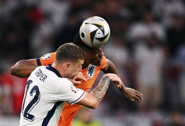 Germany Soccer Euro 2024 Netherlands - England 8726683 10.07.2024 England s Kieran Trippier, left, and Netherlands Cody Gakpo struggle for a ball during the UEFA EURO, EM, Europameisterschaft,Fussball 2024 semi-final soccer match between Netherlands and England at the BVB Stadion Dortmund, in Dortmund, Germany. Alexey Filippov Sputnik Dortmund Germany  Copyright: xAlexeyxFilippovx