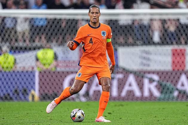 2024-07-10 Netherlands v England - Semi-Final - UEFA EURO, EM, Europameisterschaft,Fussball 2024 DORTMUND, GERMANY - JULY 10: Virgil van Dijk of the Netherlands makes a pass during the Semi-Final - UEFA EURO 2024 match between Netherlands and England at BVB Stadion Dortmund on July 10, 2024 in Dortmund, Germany. (Photo by Joris Verwijst BSR Agency) Dortmund Germany Content not available for redistribution in The Netherlands directly or indirectly through any third parties. Copyright: xBSRxAgencyx