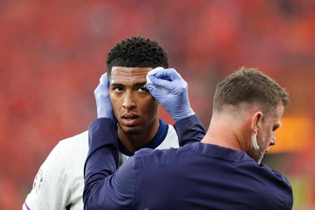 Netherlands v England UEFA EURO, EM, Europameisterschaft,Fussball 2024 Semi-final Jude Bellingham of England receives treatment during the UEFA Euro 2024 Semi-final match between Netherlands and England at Signal Iduna Park, Dortmund UK Newspapers OUT Copyright: xPaulxChestertonx FIL-20342-0123