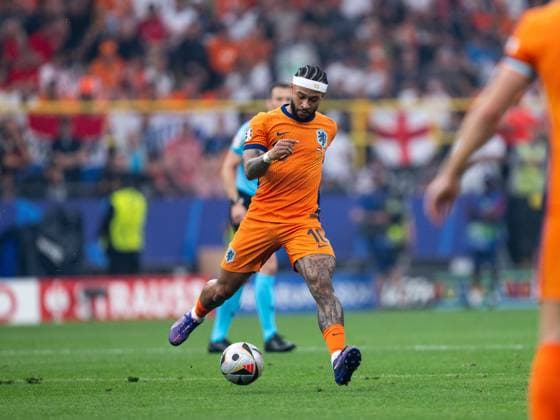 Memphis Depay (Niederlande, 10) am Ball, GER, Netherlands (NED) vs England (ENG), Fussball Europameisterschaft, UEFA EURO, EM, Europameisterschaft,Fussball 2024, Semifinal, 10.07.2024 GER, Netherlands (NED) vs England (ENG), Fussball Europameisterschaft, UEFA EURO 2024, Semifinal, 10.07.2024 Dortmund Copyright: xEibner-Pressefoto Memmlerx EP_MMR