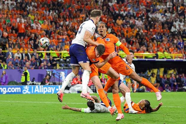 Netherlands v England Euro 2024 10 07 2024. Semi Final Virgil van Dijk of Netherlands heads towards goal during the Euro 2024 semi-final match between Netherlands and England at BVB Stadion, Dortmund, Germany on 10 July 2024. Editorial use only , Copyright: xNigelxKeenex PSI-19938-0042