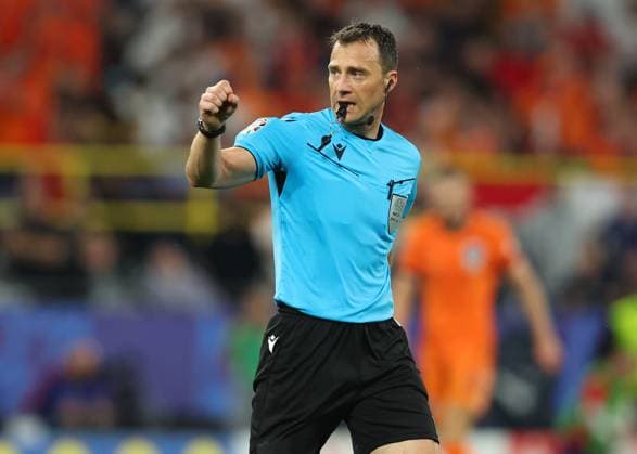 Dortmund, Germany, 10th July 2024. Referee Felix Zwayer during the UEFA European Championships semi final match at BVB Stadion, Dortmund. Picture credit should read: Paul Terry Sportimage EDITORIAL USE ONLY. No use with unauthorised audio, video, data, fixture lists, club league logos or live services. Online in-match use limited to 120 images, no video emulation. No use in betting, games or single club league player publications. SPI-3222-0054
