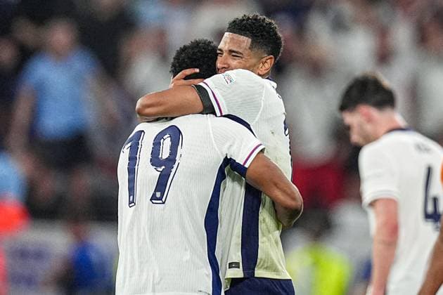 2024-07-10 Netherlands v England - Semi-Final - UEFA EURO, EM, Europameisterschaft,Fussball 2024 DORTMUND, GERMANY - JULY 10: Ollie Watkins of England, Jude Bellingham of England celebrate the late winning goal by hugging eachother during the Semi-Final - UEFA EURO 2024 match between Netherlands and England at BVB Stadion Dortmund on July 10, 2024 in Dortmund, Germany. (Photo by Joris Verwijst BSR Agency) Dortmund Germany Content not available for redistribution in The Netherlands directly or indirectly through any third parties. Copyright: xBSRxAgencyx