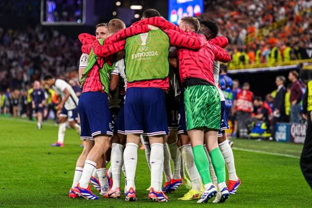 2024-07-10 Netherlands v England - Semi-Final - UEFA EURO, EM, Europameisterschaft,Fussball 2024 DORTMUND, GERMANY - JULY 10: players of England celebrate the win during the Semi-Final - UEFA EURO 2024 match between Netherlands and England at BVB Stadion Dortmund on July 10, 2024 in Dortmund, Germany. (Photo by Joris Verwijst BSR Agency) Dortmund Germany Content not available for redistribution in The Netherlands directly or indirectly through any third parties. Copyright: xBSRxAgencyx