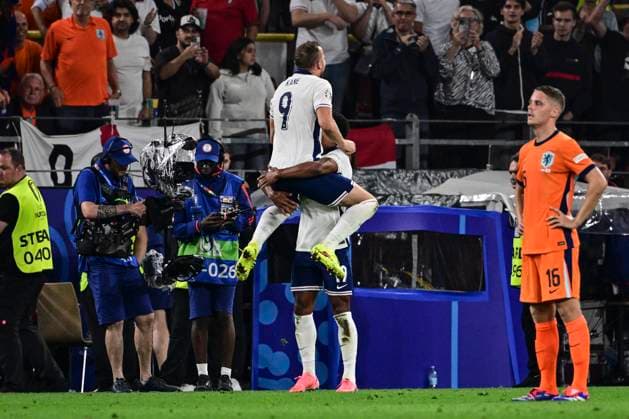 Ollie Watkins 19 (England) und Harry Kane 9 (England) jubeln, Niederlande vs. England, Fussball, UEFA EURO, EM, Europameisterschaft,Fussball 2024, Halbfinale, 10.07.2024 Dortmund Nordrhein-Westfalen Deutschland