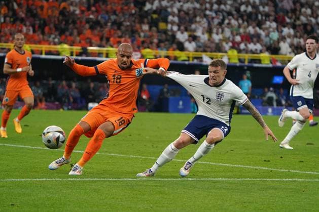 Nationalmannschaft, Fussball, UEFA Euro2024, EM 2024,Halbfinale,Semifinal, Dortmund, Niederlande-England Donyell Malen Niederlande, Kieran Trippier, England,