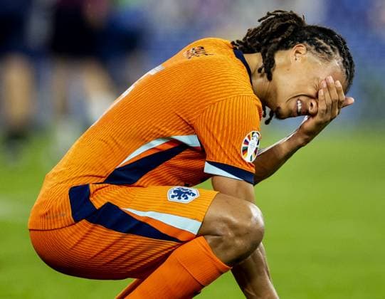 EURO 2024, Die Highlights DORTMUND - Nathan Ake after the UEFA EURO, EM, Europameisterschaft,Fussball 2024 Semi-final match between the Netherlands and England at the BVB Stadium Dortmund on July 10, 2024 in Dortmund, Germany. ANP KOEN VAN WEEL UEFA EURO 2024 2024 xVIxANPxSportx xxANPxIVx 503222064 originalFilename: 503222064.jpg