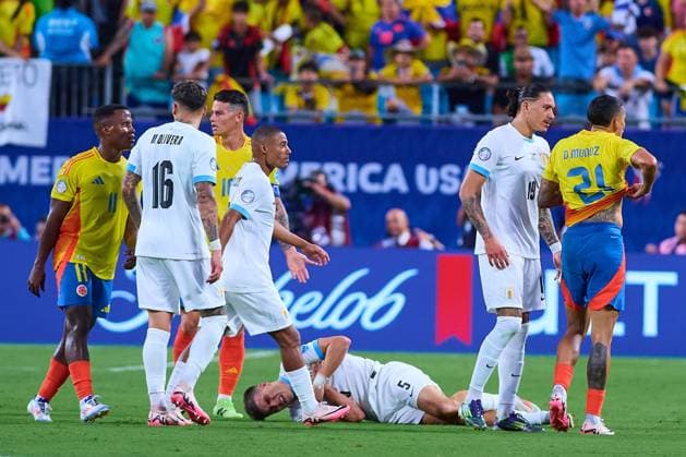 RECORD DATE NOT STATED Copa America USA 2024 Uruguay vs Colombia - Semifinal Manuel Ugarte of Uruguay fights for the ball with Daniel Munoz of Colombia during the CONMEBOL Copa America 2024 Semi-final match between Uruguay and Colombia, at Bank of America Stadium, on July 10, 2024 in Charlotte, North Carolina, United States. CHARLOTTE NORTH CAROLINA UNITED STATES  Copyright: xJONATHANxDUENASx 20240710194740_CA_SF_2024_URU_COL_UGARTE119