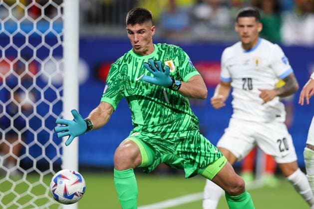 July 10, 2024, Charlotte, North Carolina, U.S: Uruguay goalkeeper SERGIO ROCHET (1) misses a block resulting in a goal by Colombia during the first half of the CONMEBOL Copa America semi-final match between Uruguay and Columbia at Bank of America Stadium in Charlotte, NC on July 10, 2024. Charlotte U.S - ZUMAk149 20240710_zsp_k149_040 Copyright: xCoryxKnowltonx