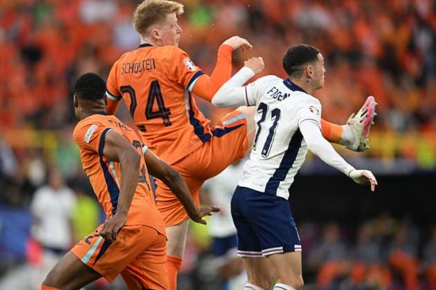 Jerdy Schouten (Netherlands)Phil Foden (England)Denzel Dumfries (Netherlands) during the UEFA EURO, EM, Europameisterschaft,Fussball Germany 2024 match between Netherlands 1-2 England at BVB Stadion Dortmund on July 10, 2024 in Dortmund, Germany. Noxthirdxpartyxsales  (259254947)