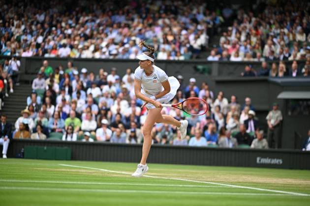 Tennis, Wimbledon, Die Highlights Wimbledon - Rybakina v Svitolina Quarter-Final Elena Rybakina (RUS) during her quarter final round match at the 2024 Wimbledon Championships at the AELTC in London, UK, on July 10, 2024. Photo by Corinne Dubreuil ABACAPRESS.COM London United Kingdom  Copyright: xDubreuilxCorinne ABACAx
