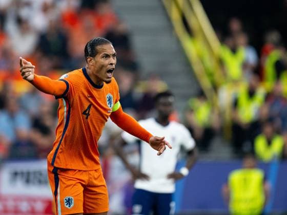 Virgil van Dijk (Niederlande, 04) gestikuliert, gibt Anweisungen, beschwert sich, GER, Netherlands (NED) vs England (ENG), Fussball Europameisterschaft, UEFA EURO, EM, Europameisterschaft,Fussball 2024, Semifinal, 10.07.2024 GER, Netherlands (NED) vs England (ENG), Fussball Europameisterschaft, UEFA EURO 2024, Semifinal, 10.07.2024 Dortmund Copyright: xEibner-Pressefoto Memmlerx EP_MMR