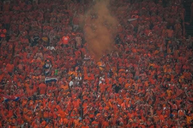 EURO 2024 - Semifinal: Netherlands vs. England Netherlands fans celebrate Xavi Simons s goal during the EURO 2024 Semi-Final match between Netherlands and England on 10 July 2024, at BVB Stadion Dortmund, in Dortmund, Germany Dortmund BVB Stadion Dortmund Germany Copyright: xAlexandraxFechetex DSC00785