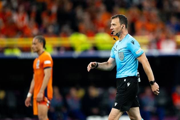 Schiedsrichter Felix Zwayer (Deutschland), GER, Netherlands (NED) vs England (ENG), Fussball Europameisterschaft, UEFA EURO, EM, Europameisterschaft,Fussball 2024, Semifinal, 10.07.2024 GER, Netherlands (NED) vs England (ENG), Fussball Europameisterschaft, UEFA EURO 2024, Semifinal, 10.07.2024 Dortmund Copyright: xEibner-Pressefoto Memmlerx EP_MMR