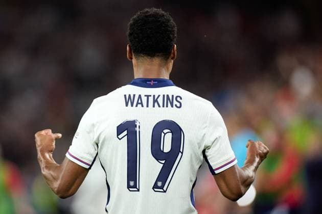EURO 2024, Die Highlights (240711) -- DORTMUND, July 11, 2024 -- Ollie Watkins of England celebrates victory after the UEFA EURO, EM, Europameisterschaft,Fussball 2024 semifinal match between England and the Netherlands in Dortmund, Germany on July 10, 2024. ) (SP)GERMANY-DORTMUND-FOOTBALL-EURO 2024-ENGLAND VS THE NETHERLANDS MengxDingbo 