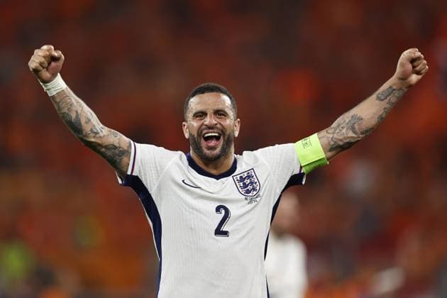 Dortmund - Kyle Walker of England celebrates the 1-2 victory after the UEFA EURO, EM, Europameisterschaft,Fussball 2024 Semi-final match between the Netherlands and England at the BVB Stadium Dortmund on July 10, 2024 in Dortmund, Germany. ANP MAURICE VAN STEEN netherlands out - belgium out Dortmund xVIxxIVx 503211289 originalFilename: 0709135668st.jpg