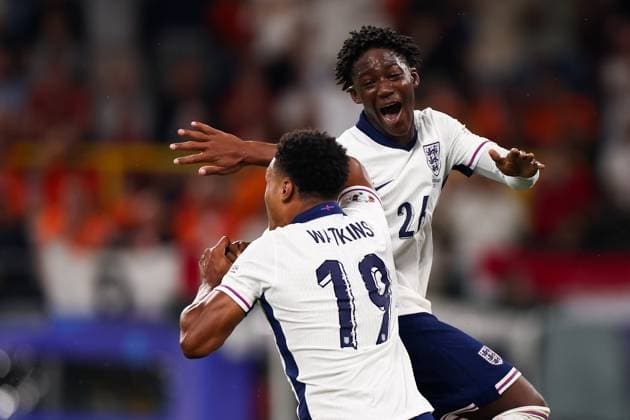 July 10, 2024, Dortmund, Germany: Ollie Watkins (L) and Kobbie Mainoo of England (R) celebrate after scoring a goal during the UEFA EURO, EM, Europameisterschaft,Fussball 2024 match between Netherlands and England at Signal Iduna Park (Dortmund)..Final score: Full time, Netherlands 1:2 England. Dortmund Germany - ZUMAs197 20240710_aaa_s197_245 Copyright: xGrzegorzxWajdax