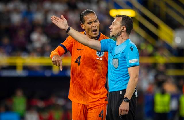 Dortmund, Germany. 10th Jul 2024. Referee Felix Zwayer (GER) Virgil van Dijk (NED) Netherlands - England Niederlande - England 10.07.2024
