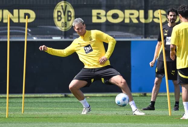 Sport Themen der Woche KW28 Sport Bilder des Tages Niklas Süle (Borussia Dortmund), Niklas Suele 11.07.2024, Fussball Saison 2024 2025, 1. Bundesliga, Trainingsauftakt Borussia Dortmund Dortmund Trainingsgelände Nordrhein Westfalen Deutschland *** Niklas Süle Borussia Dortmund , Niklas Suele 11 07 2024, Football season 2024 2025, 1 Bundesliga, Training kick-off Borussia Dortmund Dortmund training ground North Rhine-Westphalia Germany Team2