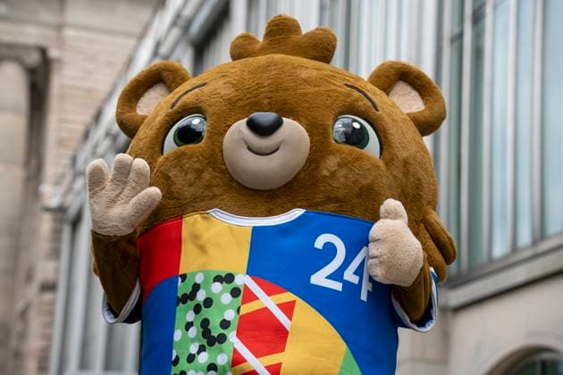 Munich, Bavaria, Germany: 11 July 2024: Albärt (EM 2024) mascot of the UEFA EURO, EM, Europameisterschaft,Fussball 2024 at the award ceremony for the volunteers of the UEFA Euro 2024 European Championship, EM, Europameisterschaft in Germany in Munich in the lower Hofgarten.