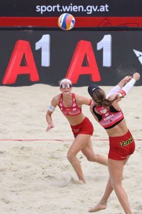 BEACHVOLLEYBALL - Beach Pro Vienna VIENNA,AUSTRIA,11.JUL.24 - Beach volleyball, Beachvolleyball - A1 Beach Pro Vienna. Image shows Dorina Klinger and Ronja Klinger (AUT).  GEPAxpictures xMathiasxMandl