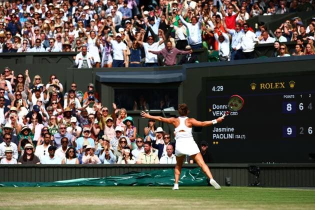 Jasmine Paolini celebrates victory in her semi final match Wimbledon Tennis Championships, Day 11, The All England Lawn Tennis and Croquet Club, London, UK - 11 Jul 2024  Copyright: xJamesxMarsh Shutterstockx 14580282dl