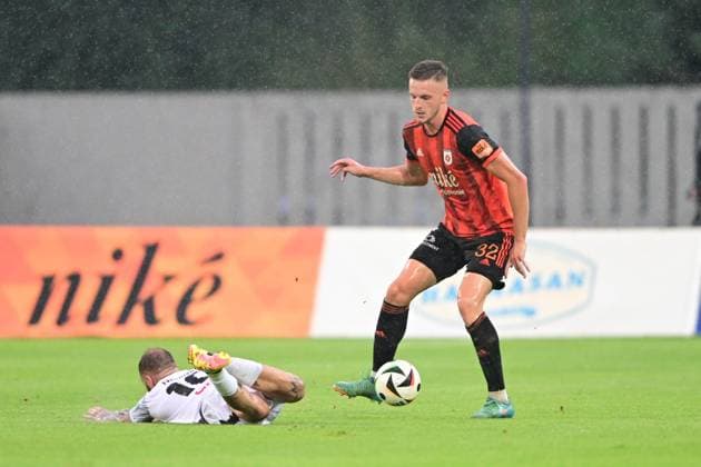 Matus Maly in a battle for the ball during UEFA Europa league match, MFK Ruzomberok - FC Tobol Kostanaj, 11. july 2024 Ruzomberok Slovakia Copyright: xx DSC_7093
