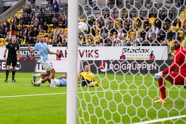 240711 Niklas Hult of Elfsborg scores the 2-0 goal during the UEFA Europa League qualification match between Elfsborg and Pafos on July 11, 2024 in Boras. Photo: Jörgen Jarnberger BILDBYRAN COP 112 JJ0379 fotboll football soccer fotball uefa europa league kval qualifying round qualification elfsborg pafos bbeng Copyright: JÖRGENxJARNBERGER BB240711JJ045