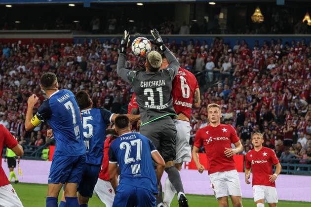 2024 25 UEFA Europa League first qualifying round Wisla Krakow - KF Llapi 07.22.2024 Krakow (Cracow) Poland, Football 2024 25 UEFA Europa League first qualifying round, Wisla Krakow - KF Llapi op: Anton Chichkan, Hamdi Namani, Ahmed Januzi, Rafal Mikulec, Alan Uryga Copyright: xKonradxSwieradx IMG_8628