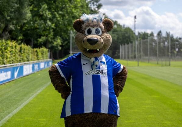 Sport Themen der Woche KW28 Sport Bilder des Tages Maskottchen Herthinho; Hertha BSC; 2. Bundesliga, Porträttermin 2024 2025, 11.07. 2024, *** Mascot Herthinho Hertha BSC 2 Bundesliga, portrait date 2024 2025, 11 07 2024, Copyright: xMatthiasxKochx