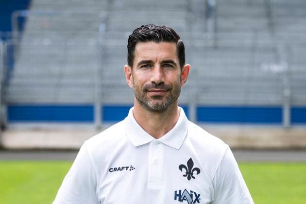 11.07.2024, xfux, Fussball 2.Bundesliga, SV Darmstadt 98 Fototermin Saison 2024 25 - Porträttermin 2024 2025, emspor, v.l. Co Trainer Ovid Hajou; SV Darmstadt 1898 e.V.; 2.BL, Porträttermin 2024 2025 Darmstadt