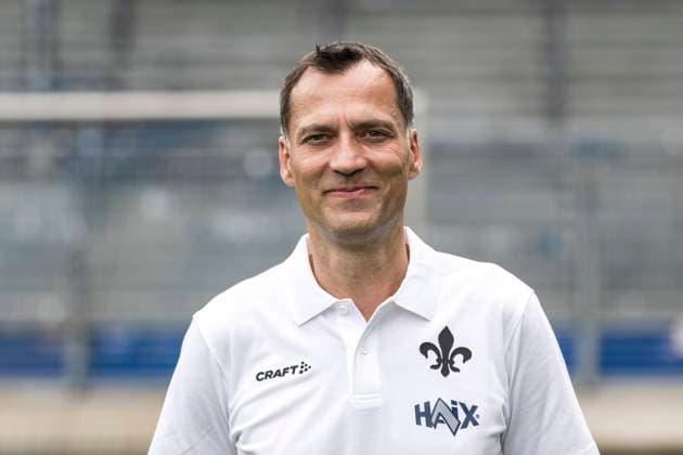 11.07.2024, xfux, Fussball 2.Bundesliga, SV Darmstadt 98 Fototermin Saison 2024 25 - Porträttermin 2024 2025, emspor, v.l. Kai Peter Schmitz; SV Darmstadt 1898 e.V.; 2.BL, Porträttermin 2024 2025 Darmstadt