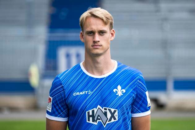 11.07.2024, xfux, Fussball 2.Bundesliga, SV Darmstadt 98 Fototermin Saison 2024 25 - Porträttermin 2024 2025, emspor, v.l. Oscar Vilhelmsson; SV Darmstadt 1898 e.V.; 2.BL, Porträttermin 2024 2025 Darmstadt