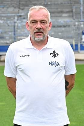 11.07.2024, xscotx, Fussball 2.Bundesliga, 2.BL SV Darmstadt 98 - Fototermin Saison 2024 25 Porträttermin 2024 2025 emspor, v.l. Betreuer Michael Richter, (DFL DFB REGULATIONS PROHIBIT ANY USE OF PHOTOGRAPHS as IMAGE SEQUENCES and or QUASI-VIDEO) Darmstadt