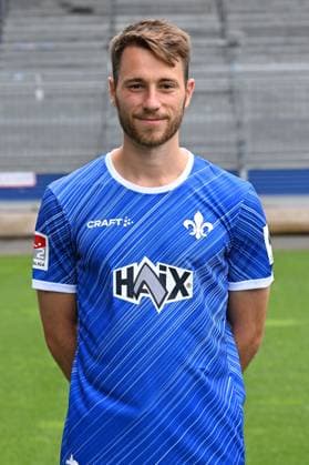 11.07.2024, xscotx, Fussball 2.Bundesliga, 2.BL SV Darmstadt 98 - Fototermin Saison 2024 25 Porträttermin 2024 2025 emspor, v.l. Matthias Bader (SV Darmstadt 98 ) (DFL DFB REGULATIONS PROHIBIT ANY USE OF PHOTOGRAPHS as IMAGE SEQUENCES and or QUASI-VIDEO) Darmstadt