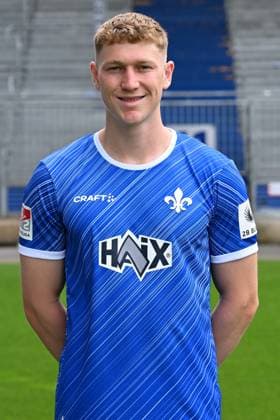 11.07.2024, xscotx, Fussball 2.Bundesliga, 2.BL SV Darmstadt 98 - Fototermin Saison 2024 25 Porträttermin 2024 2025 emspor, v.l. Clemens Riedel (SV Darmstadt 98) (DFL DFB REGULATIONS PROHIBIT ANY USE OF PHOTOGRAPHS as IMAGE SEQUENCES and or QUASI-VIDEO) Darmstadt