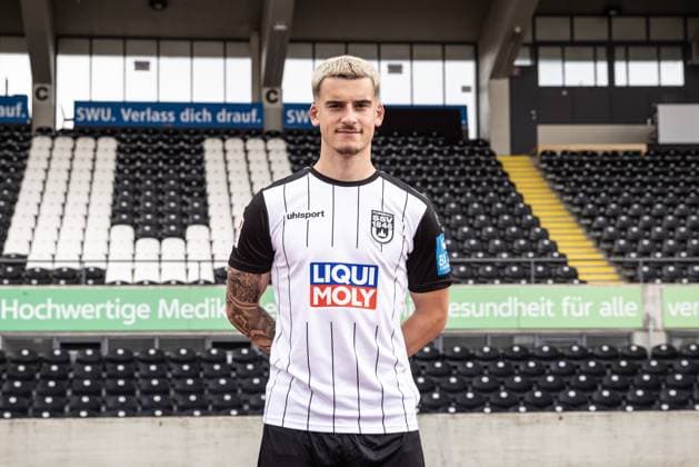 Niklas Castelle; SSV Ulm 1846 Fußball; 2. Bundesliga, Porträttermin 2024 2025 Niklas Castelle (44, SSV Ulm 1846 Fußball) Ulm Donaustadion Baden-Württemberg Deutschland