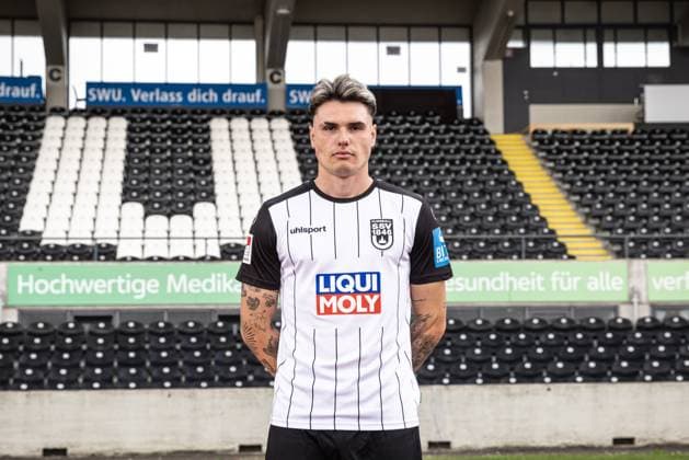 Niklas Kölle; SSV Ulm 1846 Fußball; 2. Bundesliga, Porträttermin 2024 2025 Niklas Kölle (17, SSV Ulm 1846 Fußball) Ulm Donaustadion Baden-Württemberg Deutschland