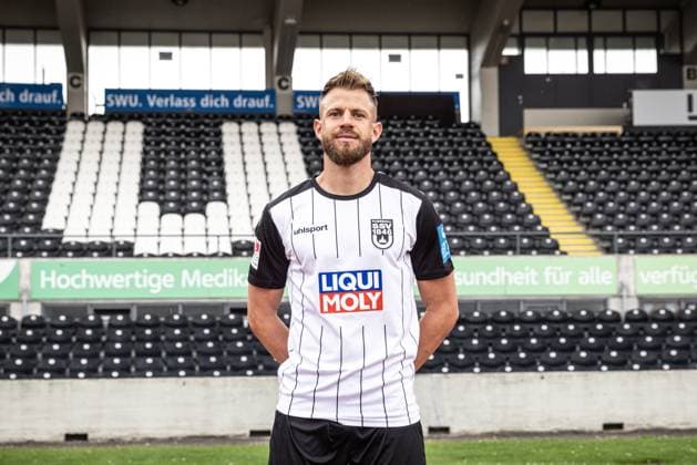 Johannes Reichert; SSV Ulm 1846 Fußball; 2. Bundesliga, Porträttermin 2024 2025 Johannes Reichert (5, Kapitän, SSV Ulm 1846 Fußball) Ulm Donaustadion Baden-Württemberg Deutschland
